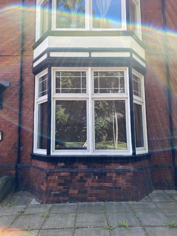 Stylish Apartment With Secure Parking Close To City Chester Exterior foto